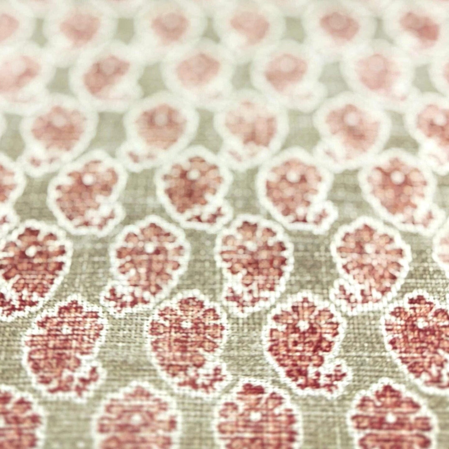 Small motif patterned fabric